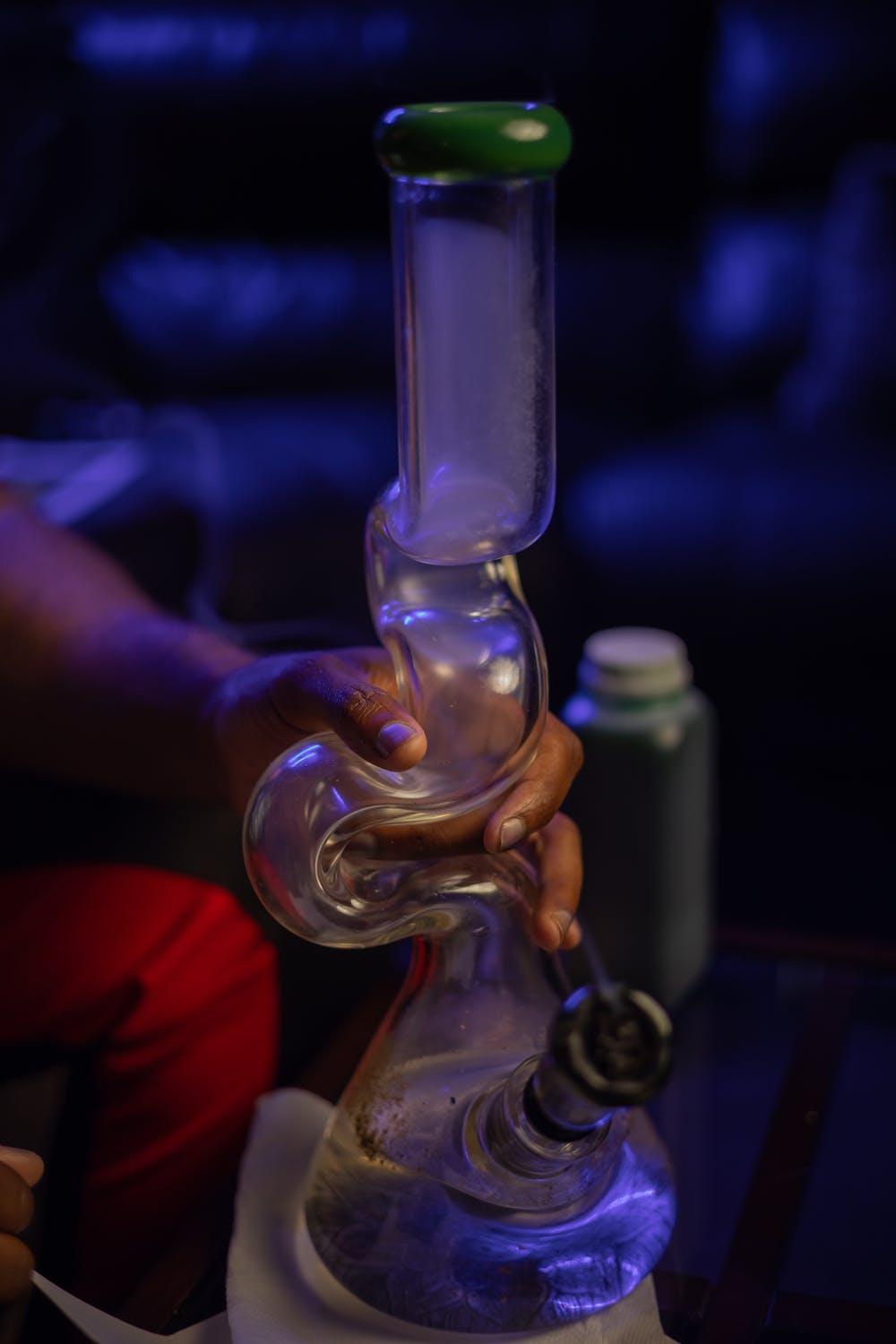 How To Clean A Bong