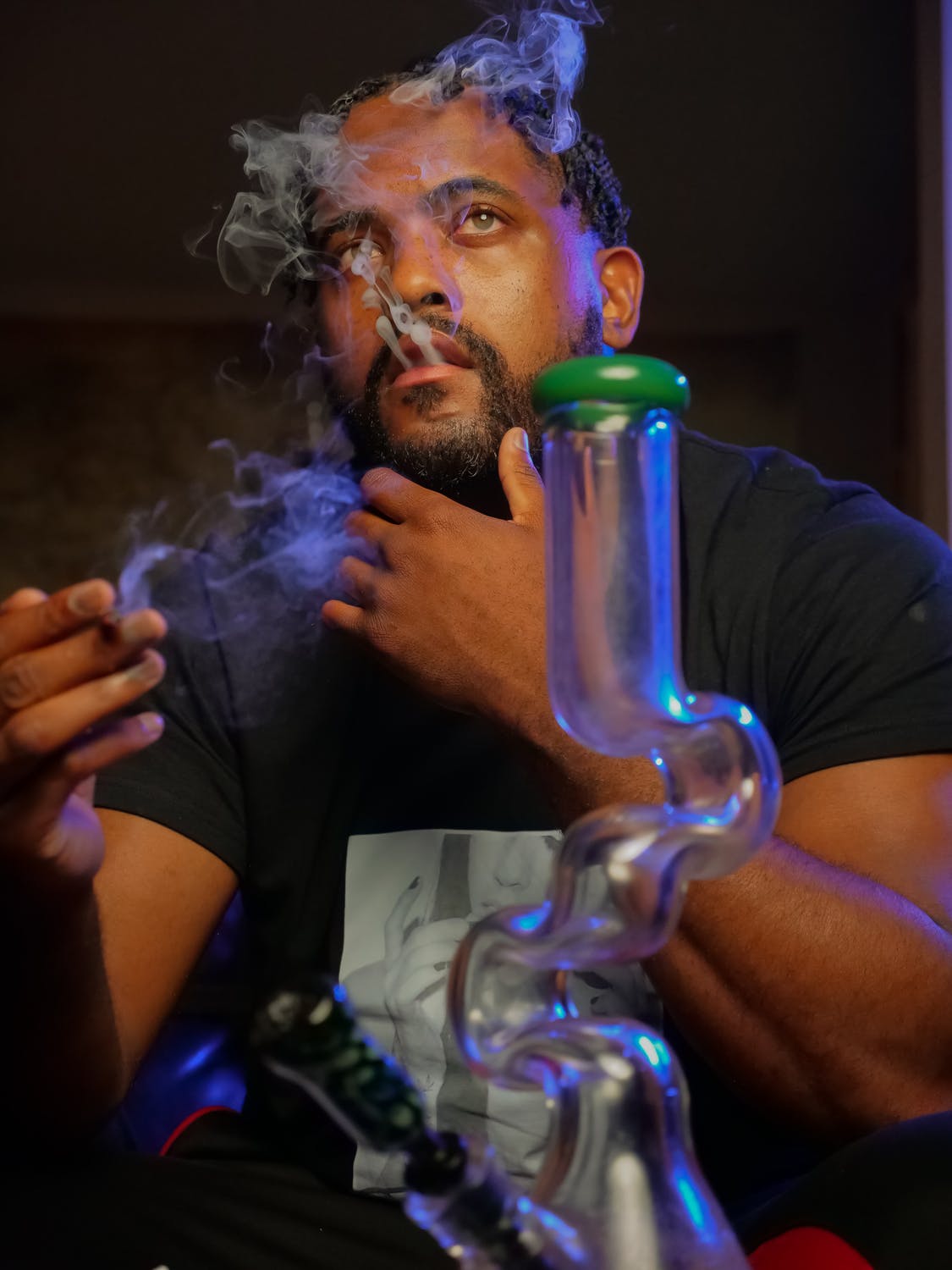 How To Make A Bong, build your own water bottle bong here